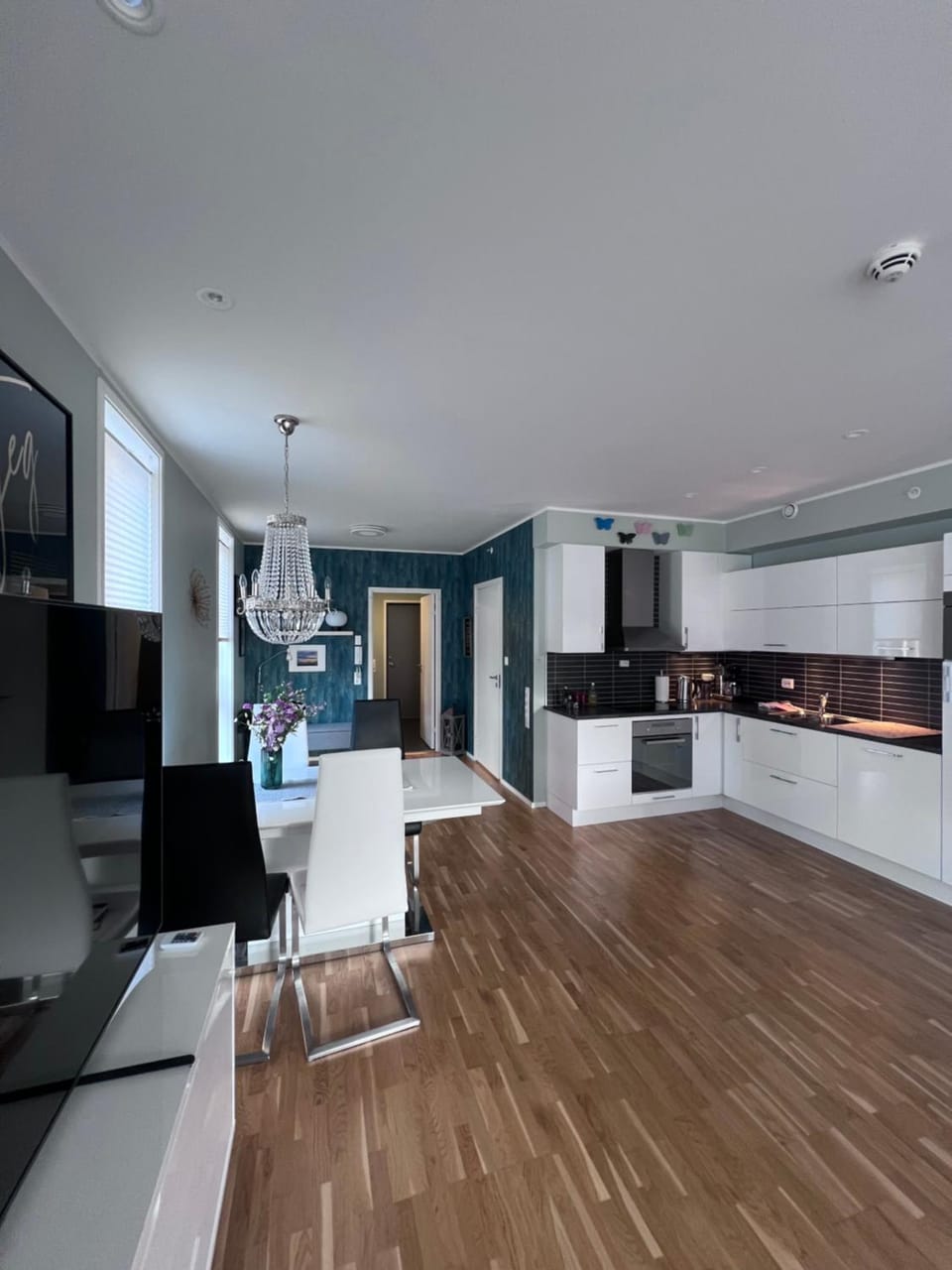 Communal lounge/ TV room, Kitchen or kitchenette, Dining area, Evening entertainment, dishwasher, oven, pet friendly, stove