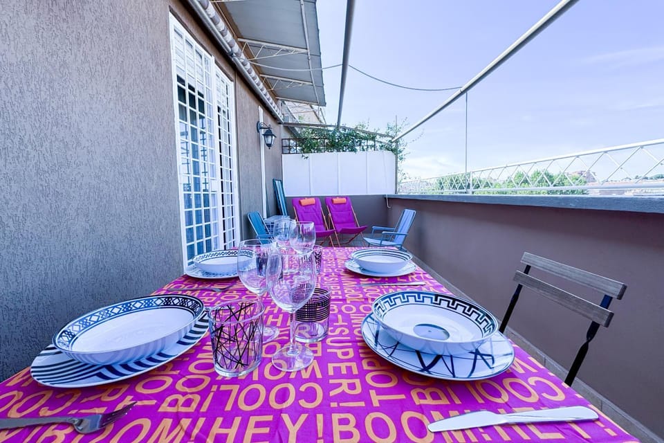 Patio, View (from property/room), Balcony/Terrace, Seating area, Dining area