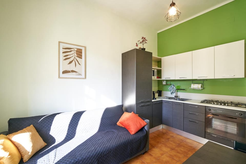 Kitchen or kitchenette, Living room, Seating area, pet friendly, stove