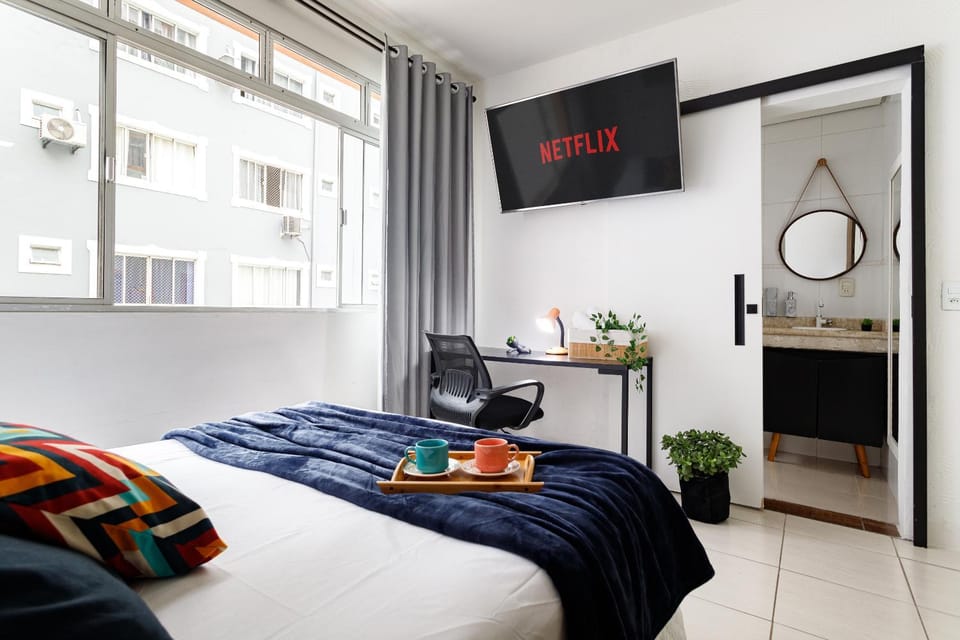 Bed, TV and multimedia, Photo of the whole room