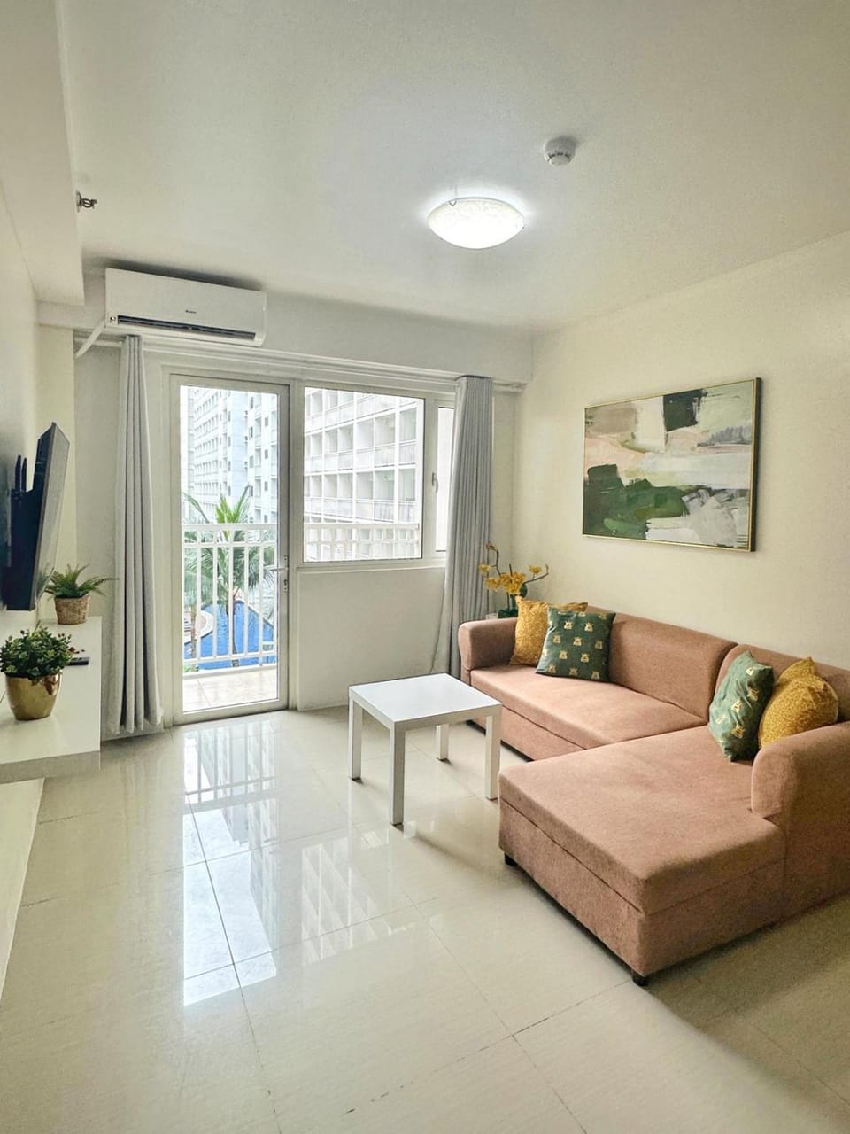 Living room, Seating area, air conditioner