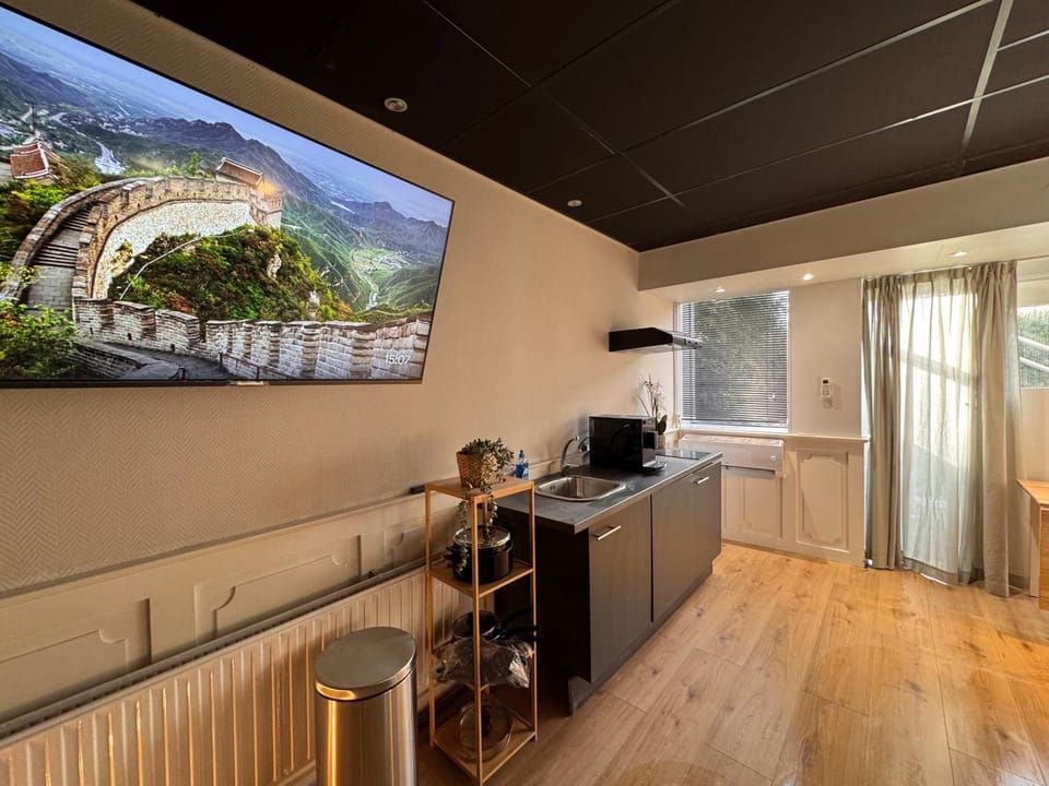 TV and multimedia, Kitchen or kitchenette