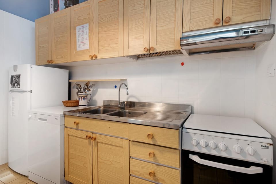 Kitchen or kitchenette, Living room