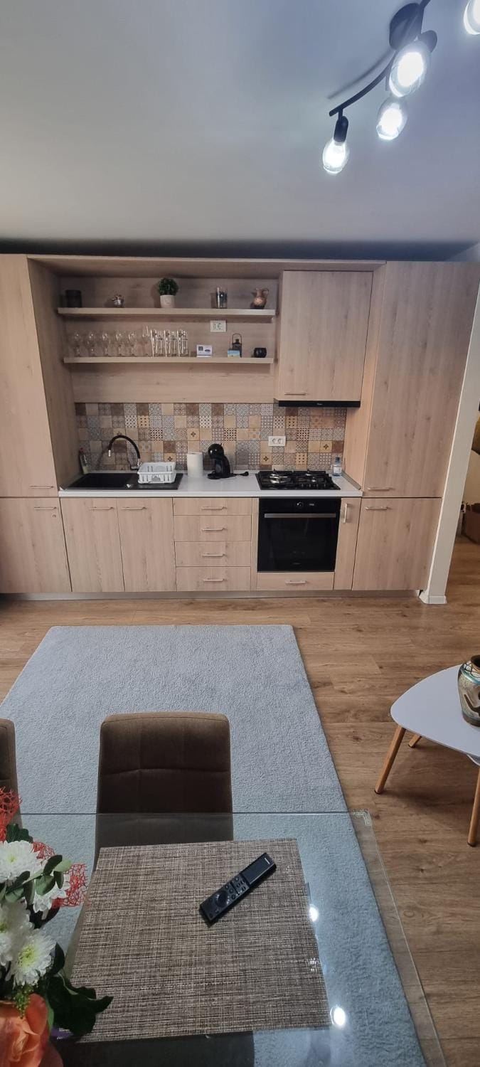 Kitchen or kitchenette, kitchen, kitchen