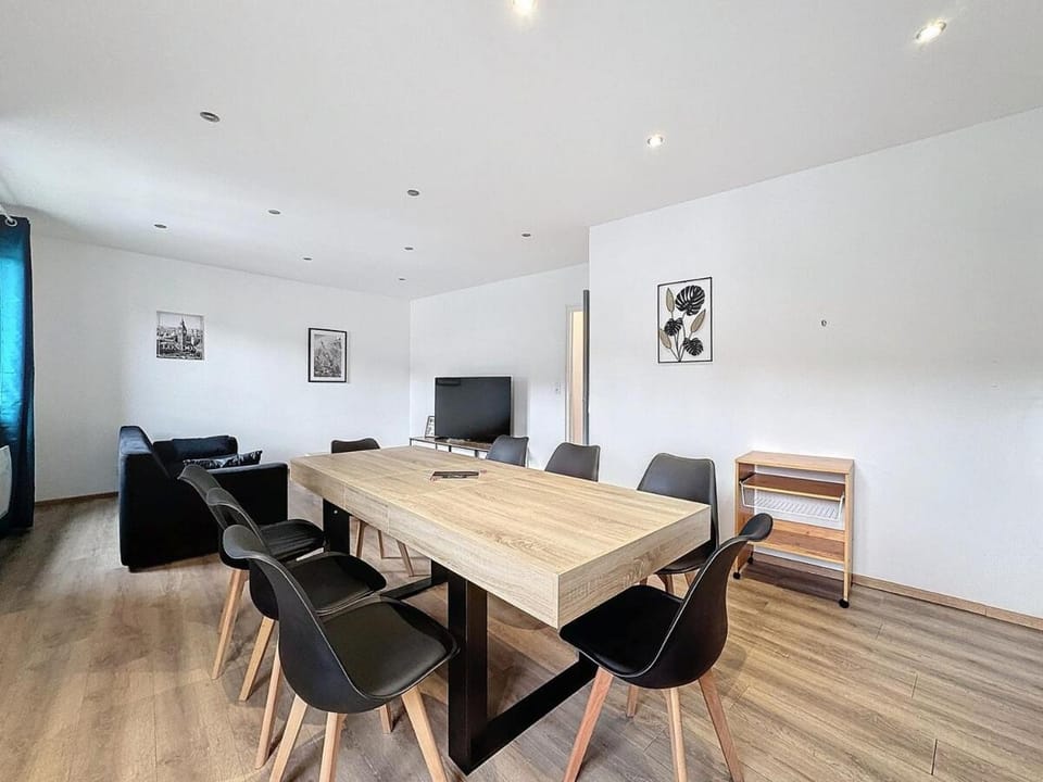 Apartment 10pers Aubière , Parking, WiFi - TV Apartment in Auvergne-Rhône-Alpes