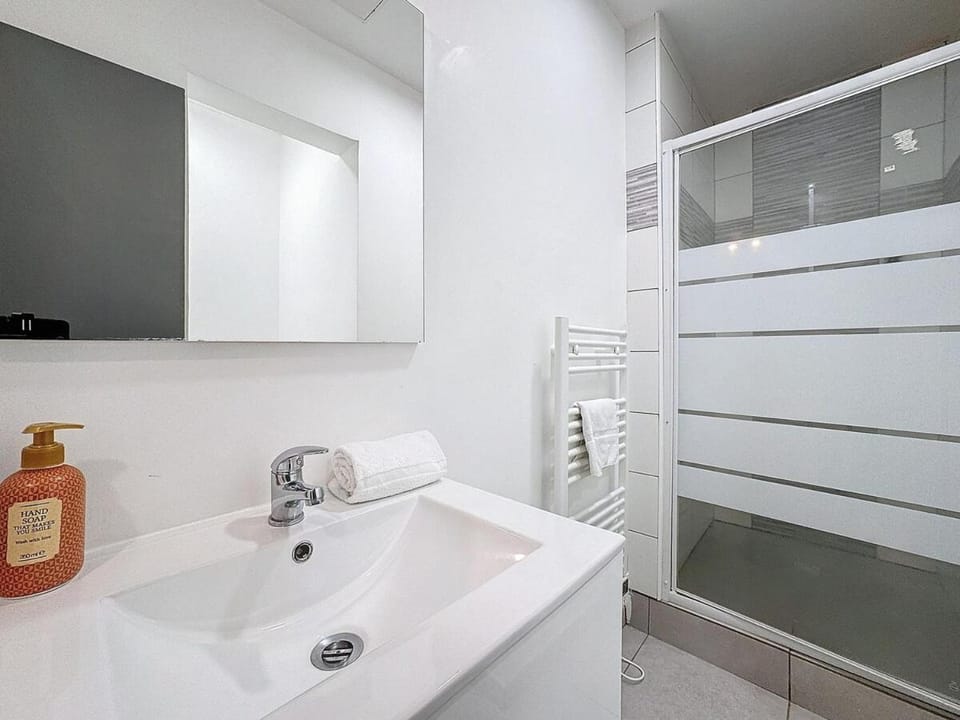 Apartment 10pers Aubière , Parking, WiFi - TV Apartment in Auvergne-Rhône-Alpes