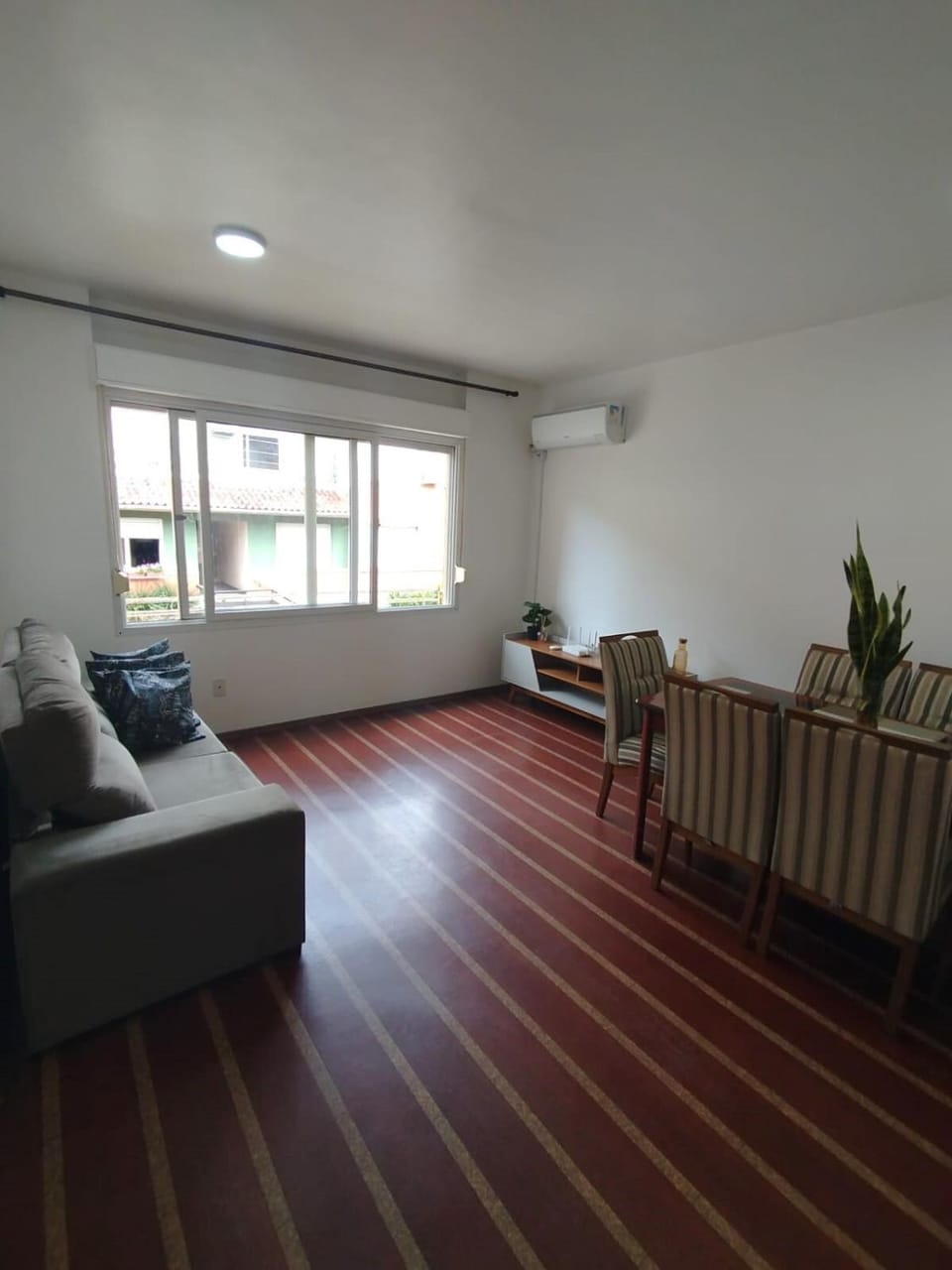 Living room, Seating area, air conditioner