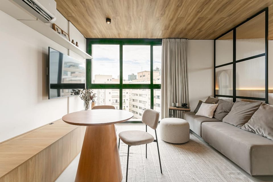 Communal lounge/ TV room, TV and multimedia, Living room, air conditioner