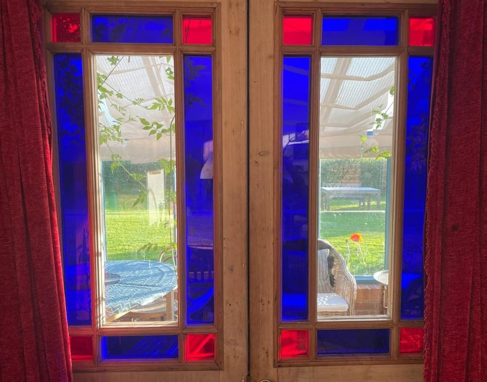 Spacious garden, 3 Bedroom family cottage in Dorset House in North Dorset District