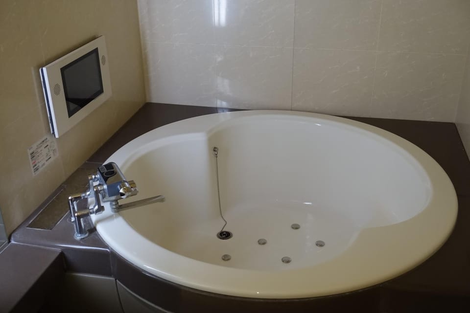 Bathroom, Bath