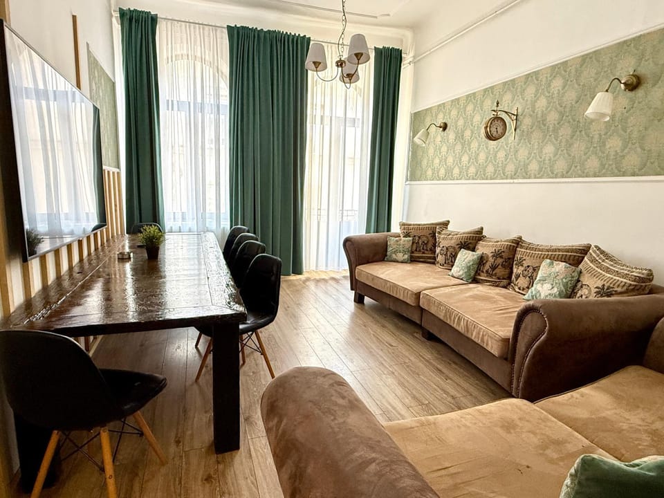 Royality Bucharest Old Town Apartment in Bucharest