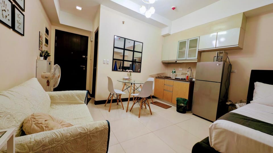 J&M Cozy Retreat - McKinley Hill, BGC Apartment in Makati
