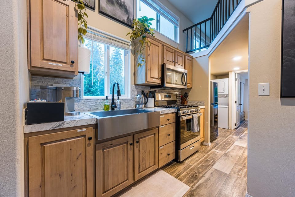 ElkCreek Inn Creekside tiny home Apartment in Forks