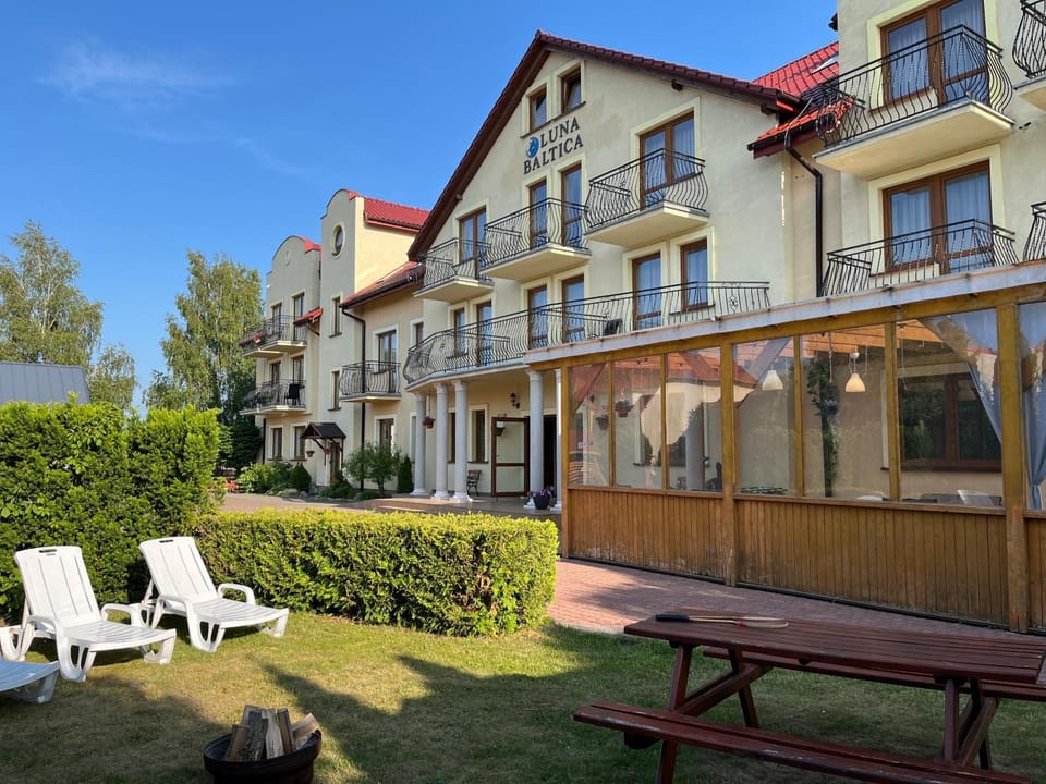Property building, Garden, Inner courtyard view, sunbed