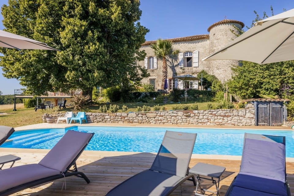 Property building, Garden, Garden view, Pool view, Swimming pool, Swimming pool, sunbed