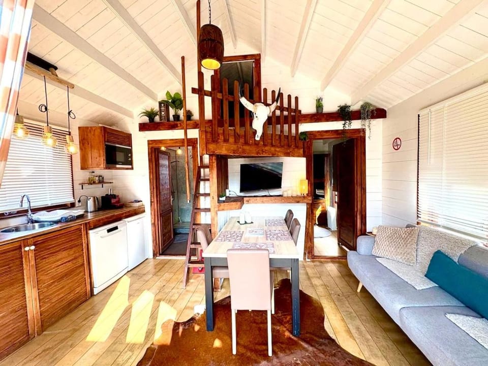 Cozy wellness chalet and private garden with jacuzzi sauna and outdoor bath between Amsterdam Haarlem and Schiphol Airport Chalet in Haarlem