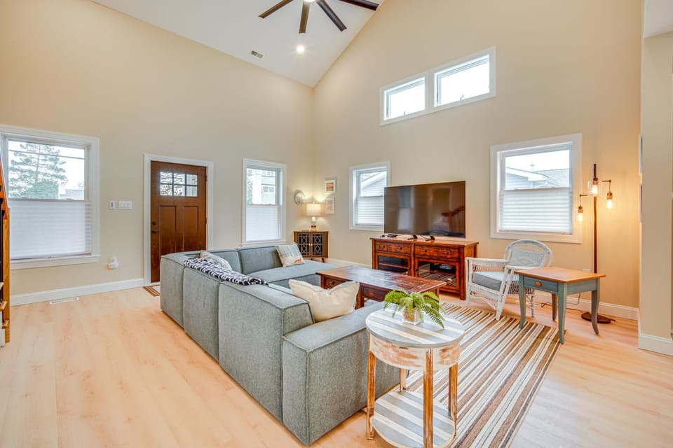 Steps to Sand: Villas Beach House w/ Decks! House in Lower Township