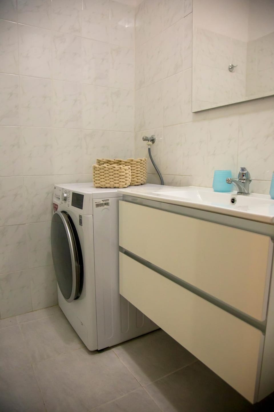 Bathroom, washing machine