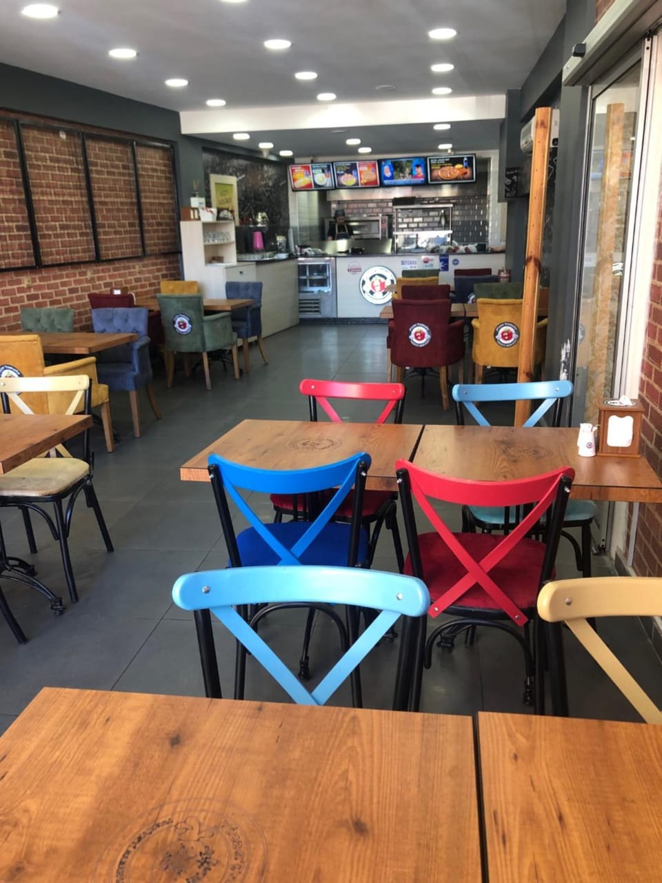 Restaurant/places to eat, Buffet breakfast