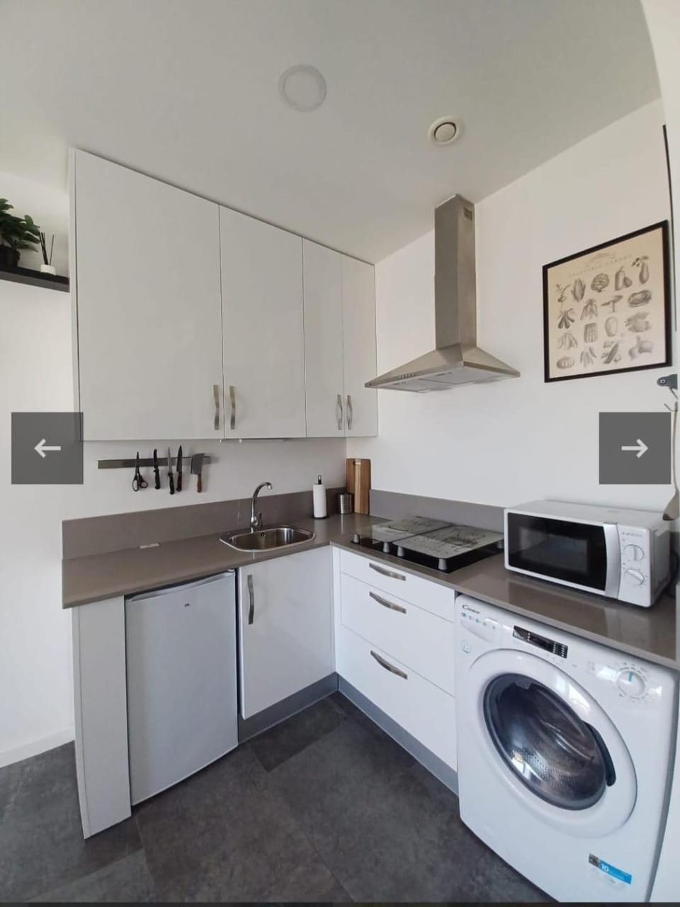 Kitchen or kitchenette