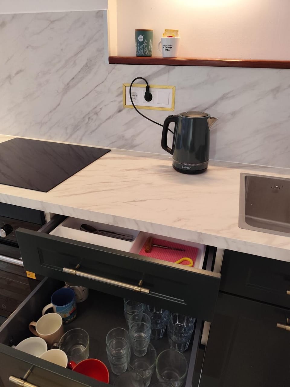 Coffee/tea facilities, Kitchen or kitchenette