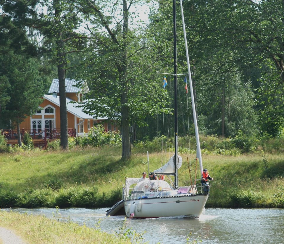 Off site, People, Natural landscape, Activities, Summer, View (from property/room), River view