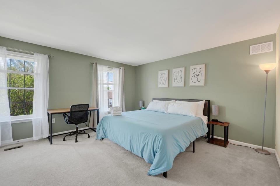 Chic Modern Townhouse 4BR 4B House in Wilmington
