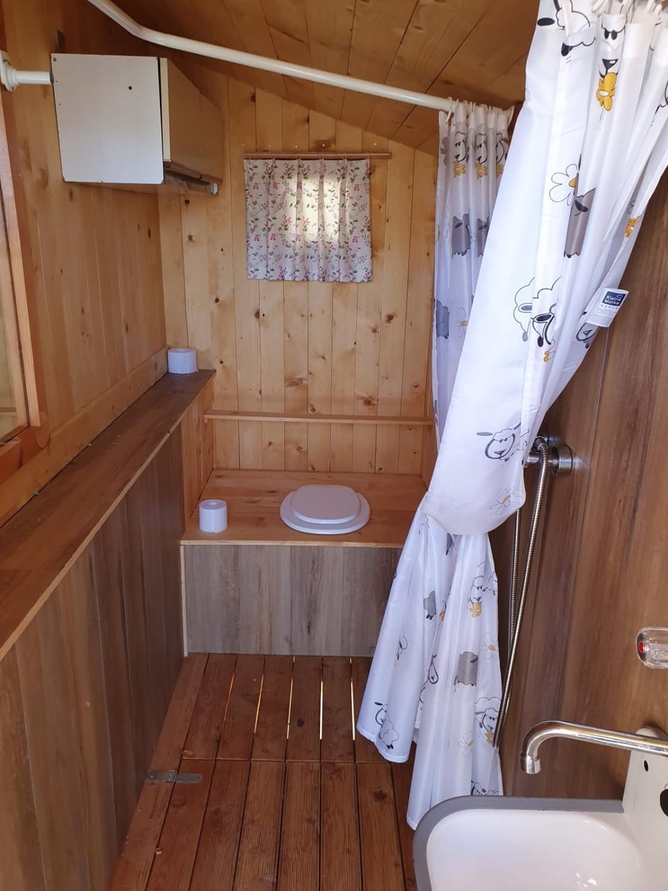 Glamping apartma Oaza miru Luxury tent in Slovenia