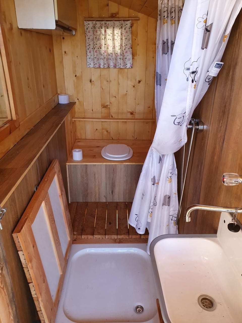 Glamping apartma Oaza miru Luxury tent in Slovenia