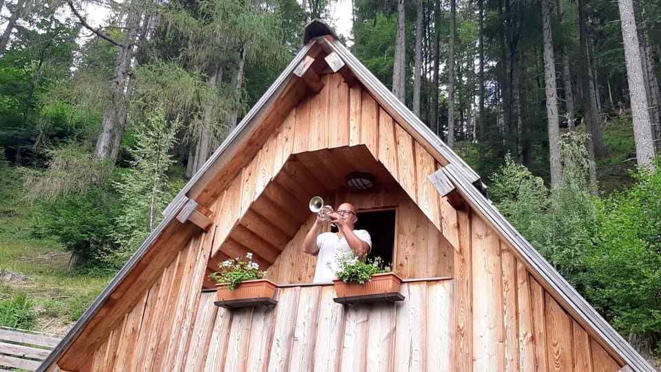 Glamping apartma Oaza miru Luxury tent in Slovenia