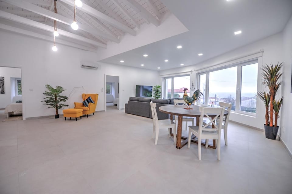 TV and multimedia, Living room, Dining area