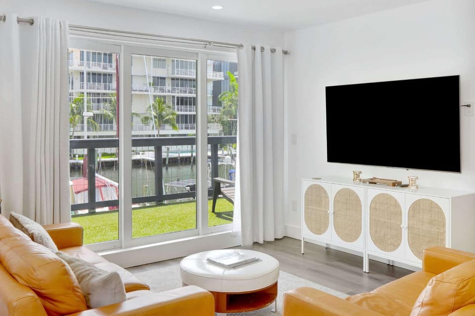 Orange Dream in the Sky Apartment in Fort Lauderdale