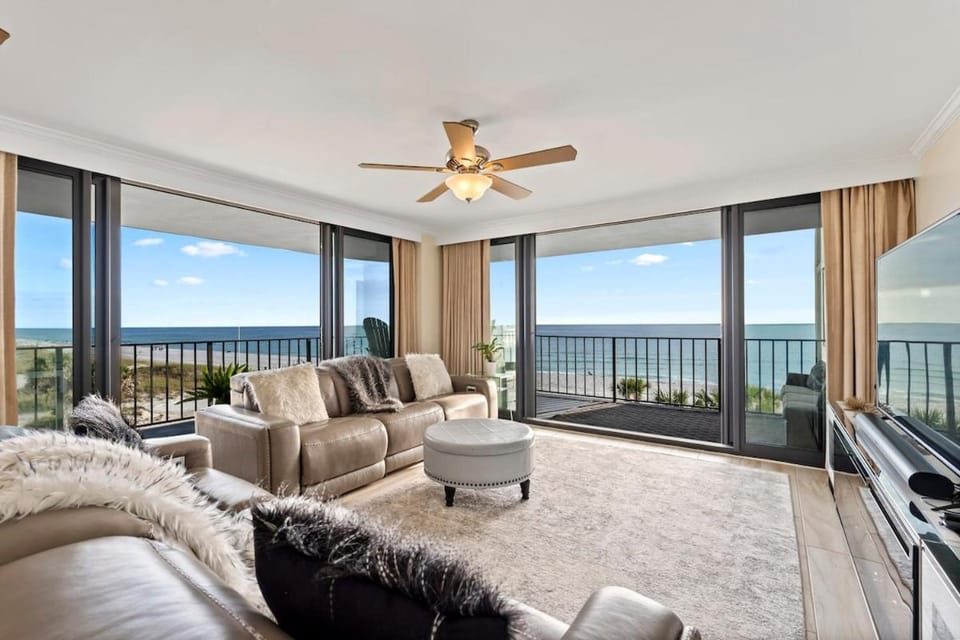 Day, Natural landscape, View (from property/room), Balcony/Terrace, Living room, Seating area, Sea view