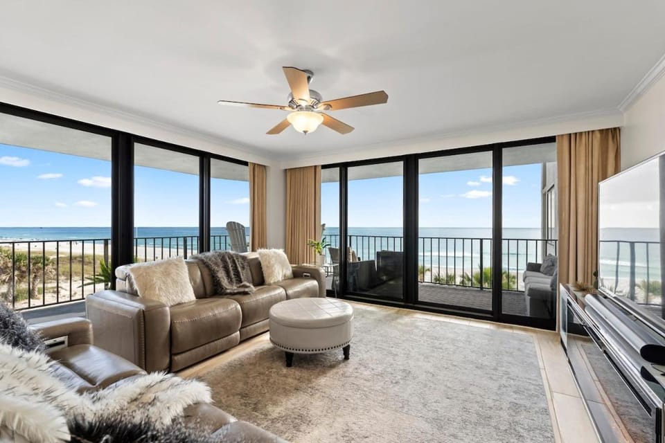 Day, Natural landscape, View (from property/room), Balcony/Terrace, Living room, Seating area, Sea view