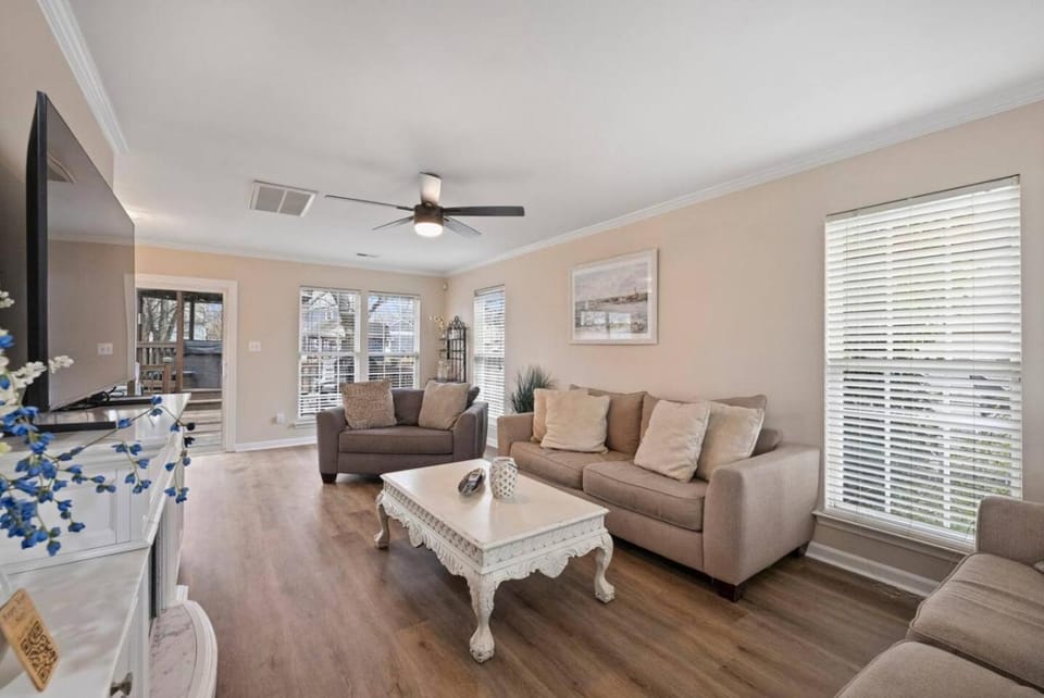 Charlotte 4BR Cozy Retreat House in Concord