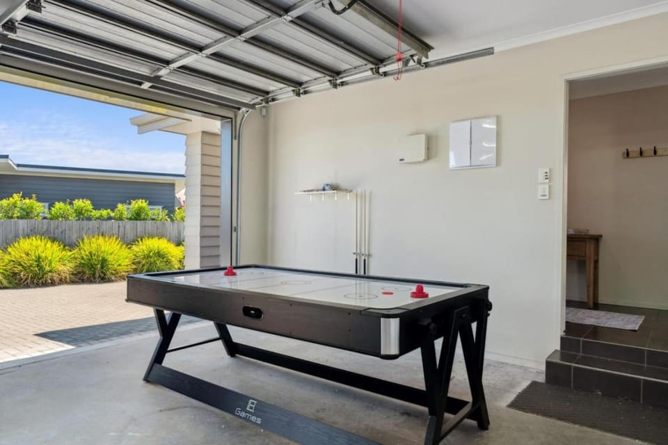 Delight in the Dell - 2 mins to lake House in Taupo