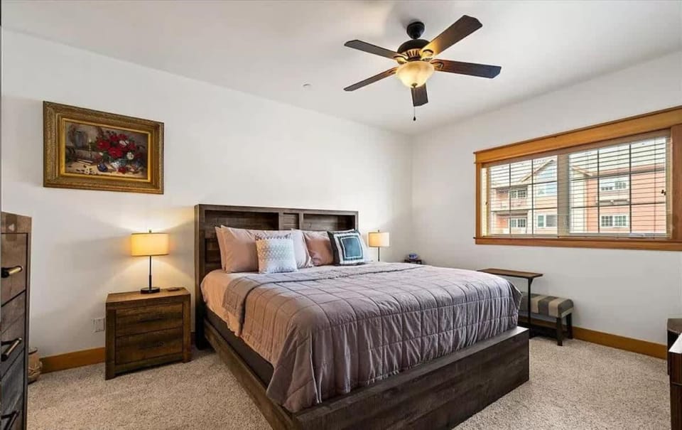 The Riverstone Riviera Affordable Mini City Getaway in CDA House in Coeur dAlene