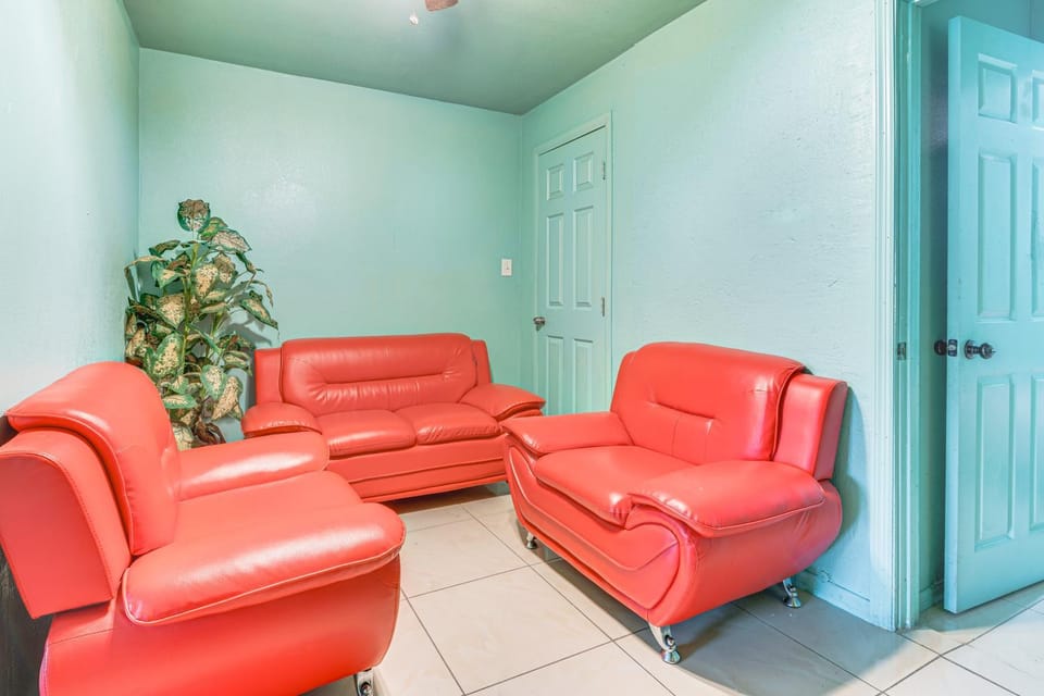 5 Mi to SoFi Stadium: Apt w/ Shared Patio! Apartment in Los Angeles