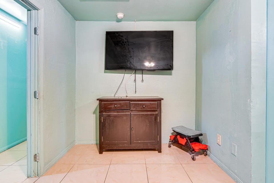 5 Mi to SoFi Stadium: Apt w/ Shared Patio! Apartment in Los Angeles