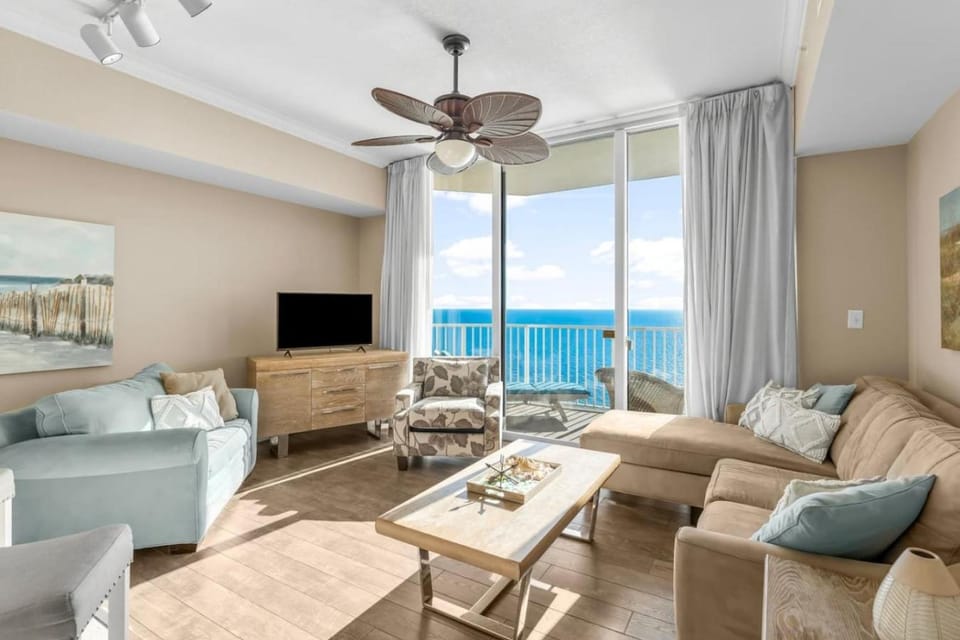 TV and multimedia, Living room, Seating area, Sea view