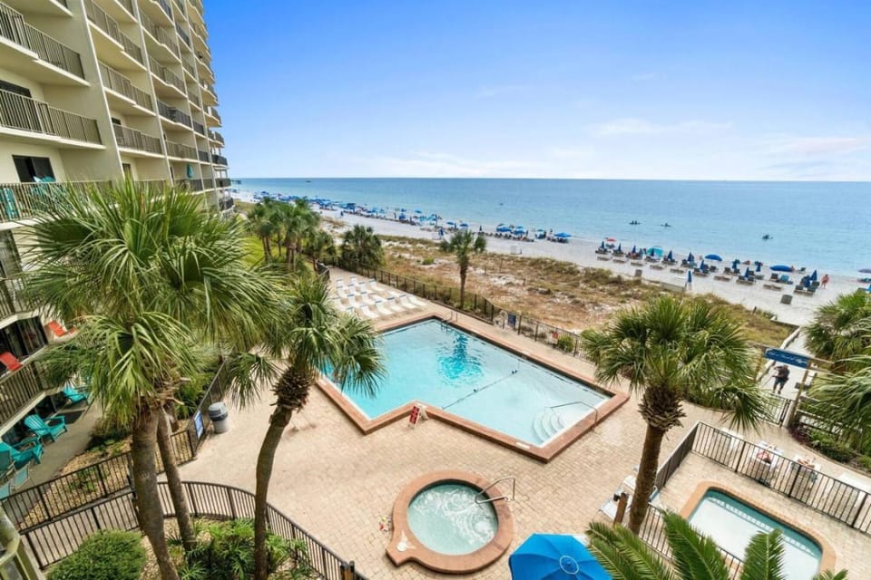 Hot Tub, Swimming pool