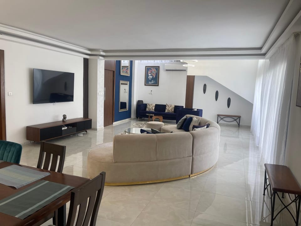 TV and multimedia, Living room, Seating area