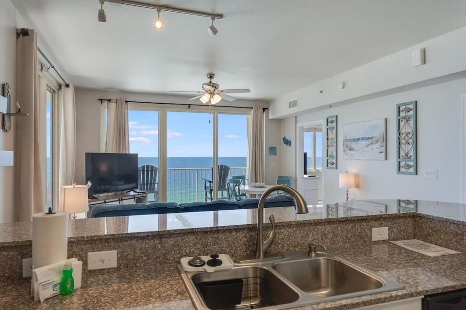 TV and multimedia, Dining area, Sea view