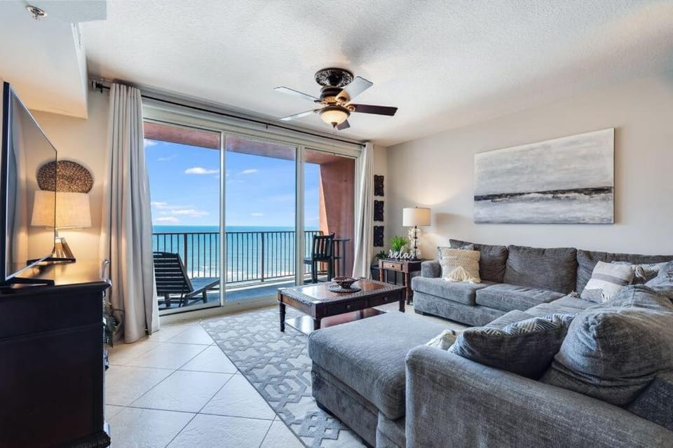 Living room, Photo of the whole room, Seating area, Sea view