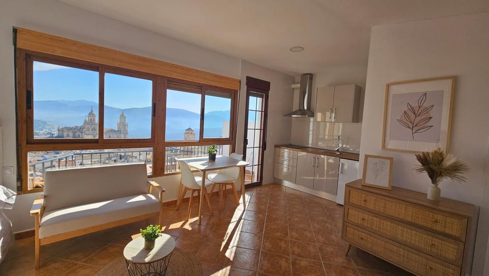 Balcony/Terrace, Kitchen or kitchenette, Dining area