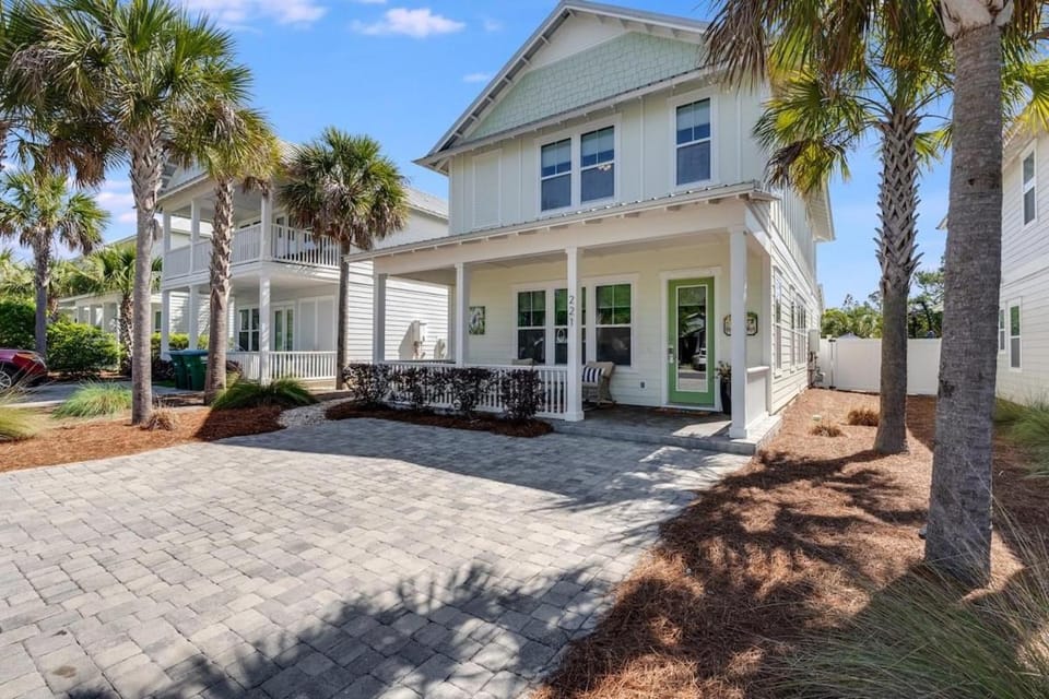 Property building, Spring, Day, Garden, Garden view