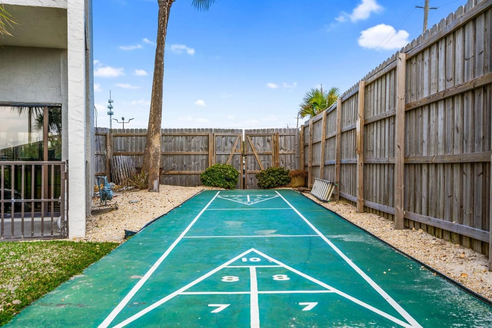 Moondrifter 804 - Sleeps 6 - 2 BR 2 BA with bunks Apartment in Panama City Beach