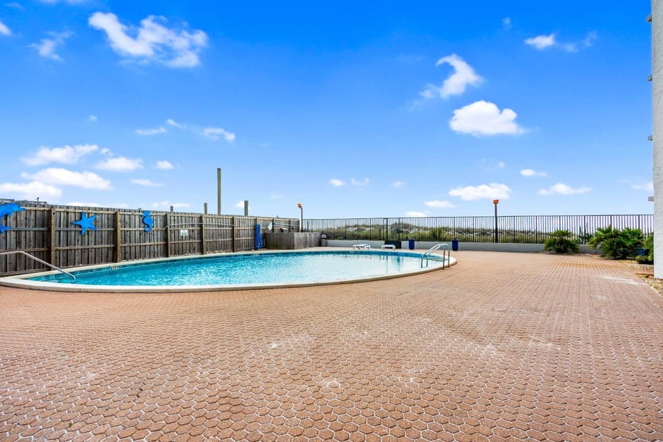 Moondrifter 804 - Sleeps 6 - 2 BR 2 BA with bunks Apartment in Panama City Beach