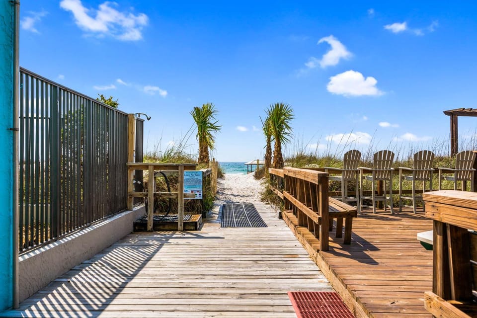 Moondrifter 804 - Sleeps 6 - 2 BR 2 BA with bunks Apartment in Panama City Beach