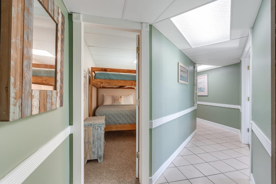 Bed, Photo of the whole room, Bedroom, bunk bed